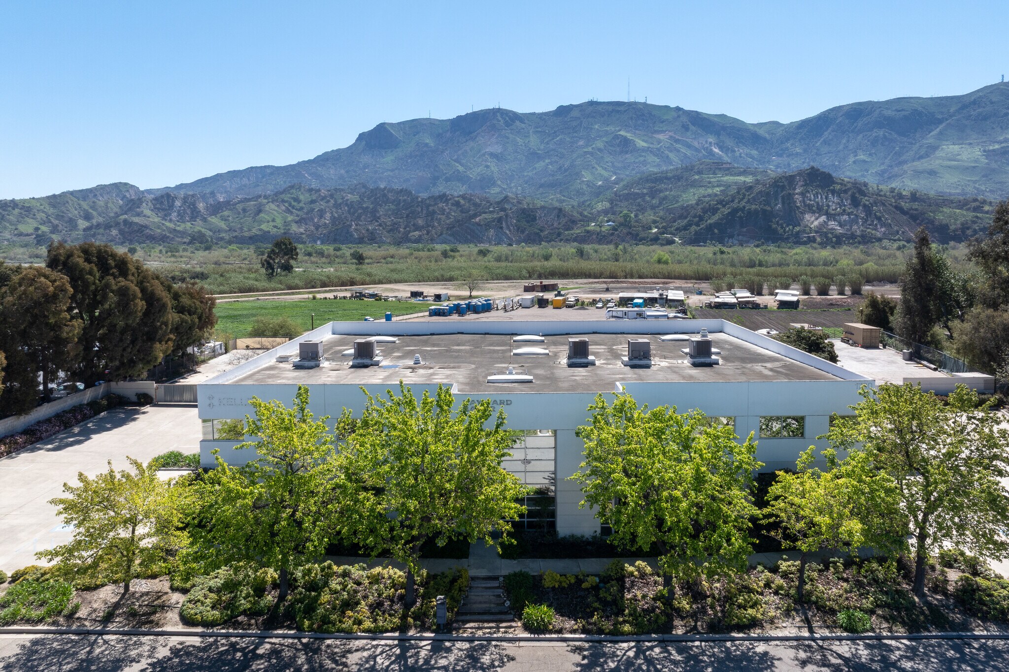 1780 E Lemonwood Dr, Santa Paula, CA à louer Photo principale– Image 1 sur 13