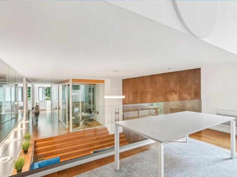 Bureau dans Courbevoie à vendre - Photo de l’immeuble – Image 2 sur 4