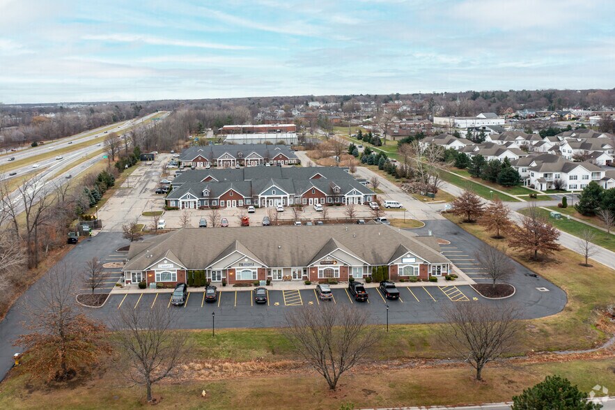 1120-1150 CROSSPOINTE Ln, Webster, NY à louer - Photo de l’immeuble – Image 3 sur 5