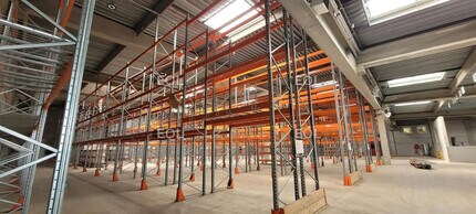 Industriel/Logistique dans Corbas à louer Photo intérieure– Image 1 sur 8