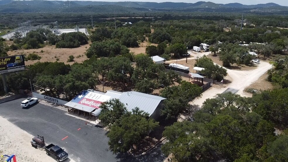 12246 State Highway 16 S, Pipe Creek, TX à vendre - Photo principale – Image 1 sur 7