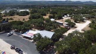 Plus de détails pour 12246 State Highway 16 S, Pipe Creek, TX - Spécialisé à vendre