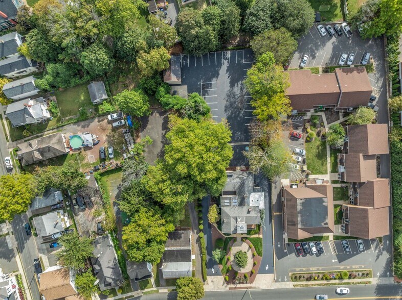 75 South St, Freehold, NJ à vendre - Photo de l’immeuble – Image 2 sur 71