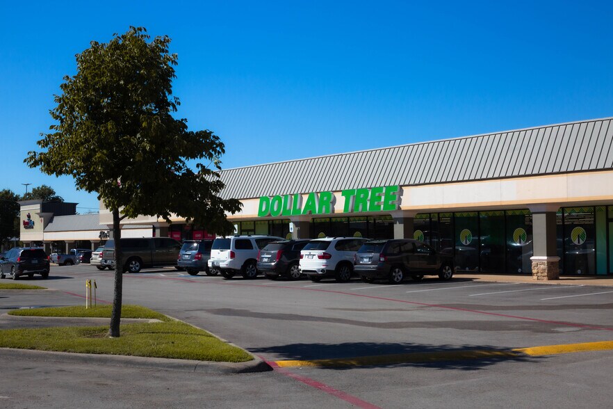 101-121 N Greenville Ave, Allen, TX à louer - Photo de l’immeuble – Image 2 sur 4