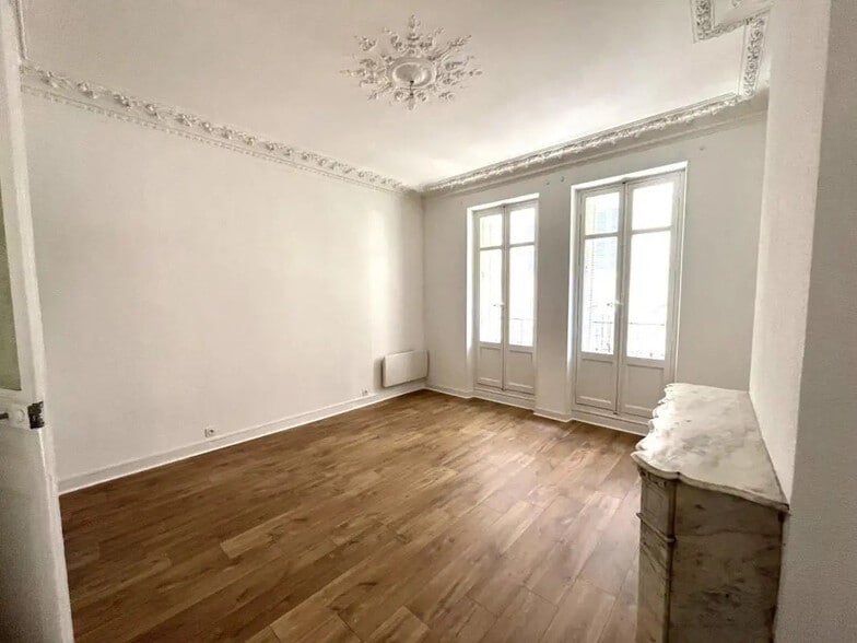 Bureau dans Toulon à louer - Photo de l’immeuble – Image 2 sur 7