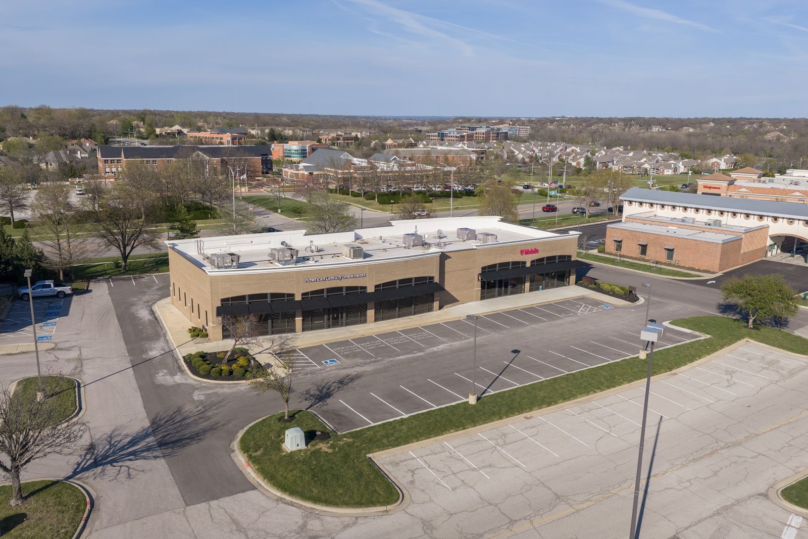 4907-4917 Town Center Dr, Leawood, KS à louer Aérien– Image 1 sur 11