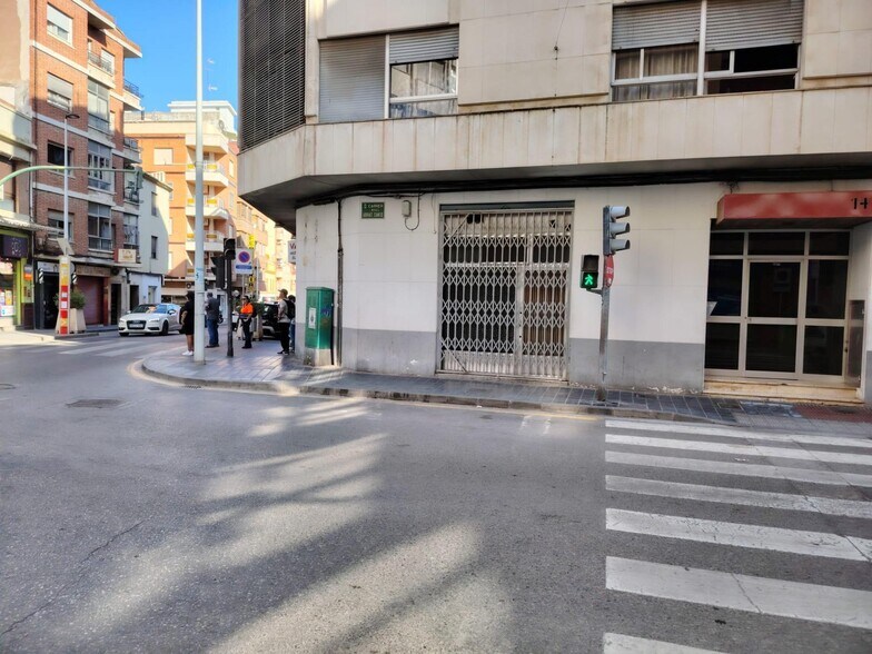 Local commercial dans Llíria, Valencia à louer - Photo principale – Image 2 sur 14