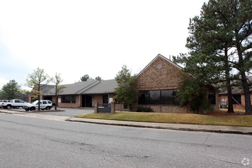 4273 Cherry Center Dr, Memphis, TN à vendre - Photo de l’immeuble – Image 2 sur 5