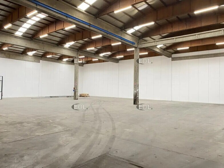 Industriel/Logistique dans Saint-Priest à louer - Photo de l’immeuble – Image 3 sur 31