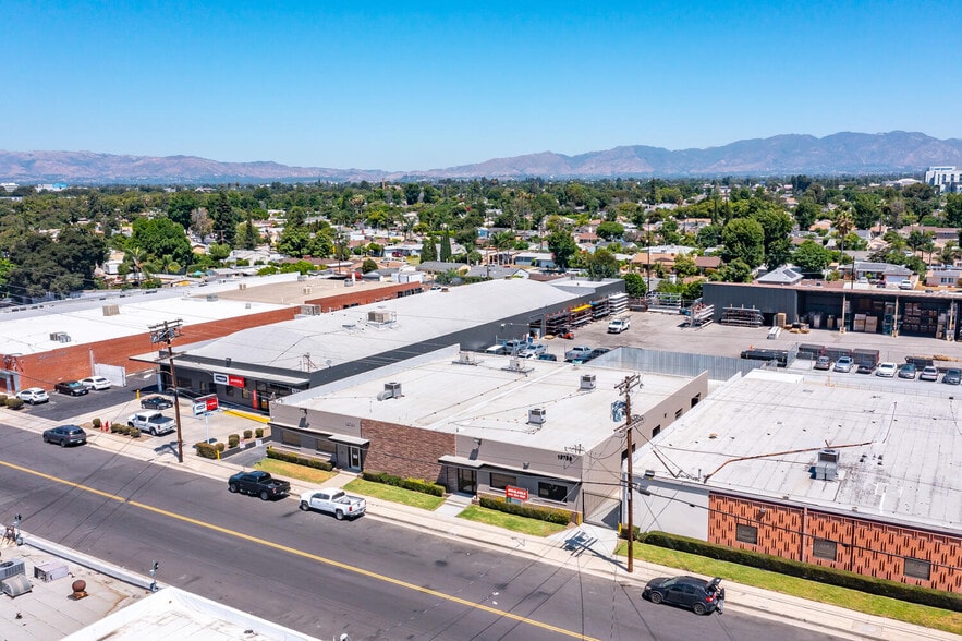 13755-13761 Saticoy St, Panorama City, CA à louer - Photo principale – Image 1 sur 29