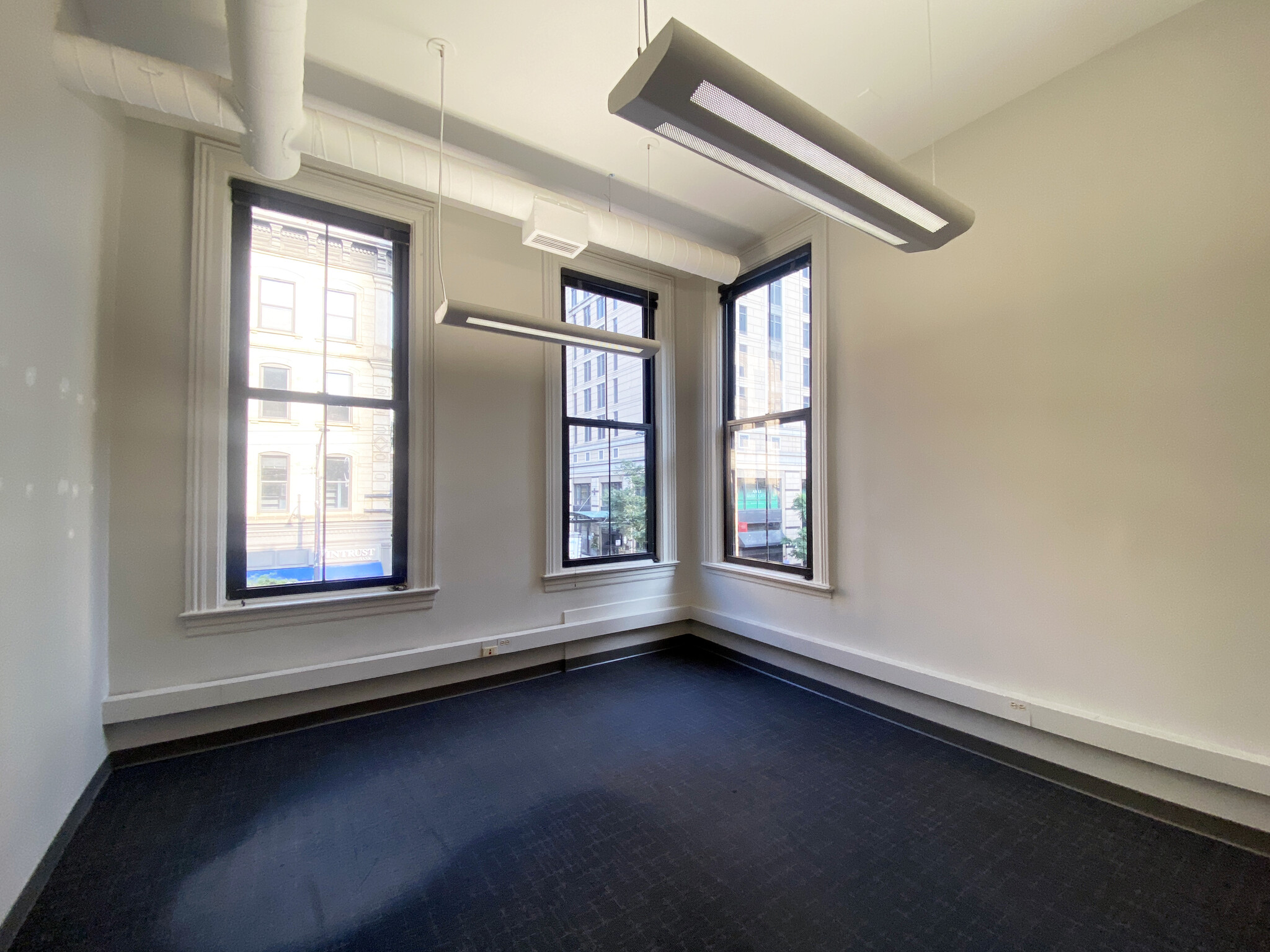 432 N Clark St, Chicago, IL à louer Photo intérieure– Image 1 sur 8
