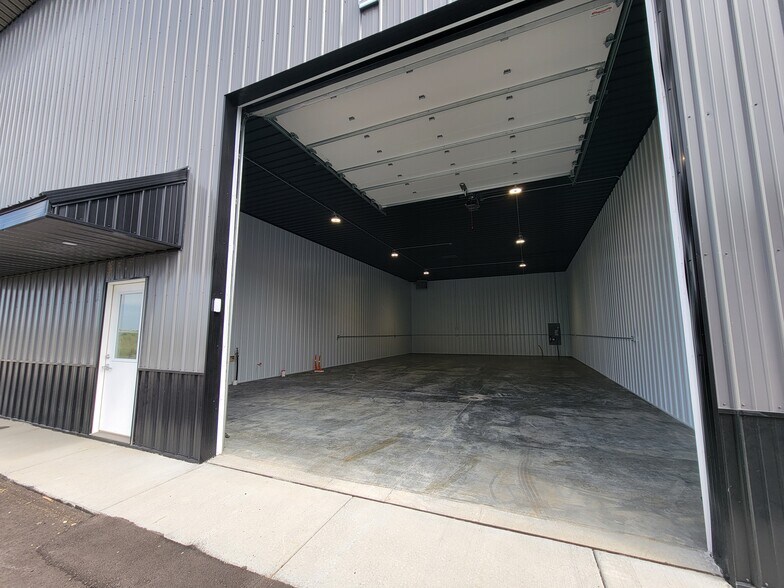 308 N Heritage Rd, Brandon, SD à vendre - Photo de l’immeuble – Image 2 sur 7