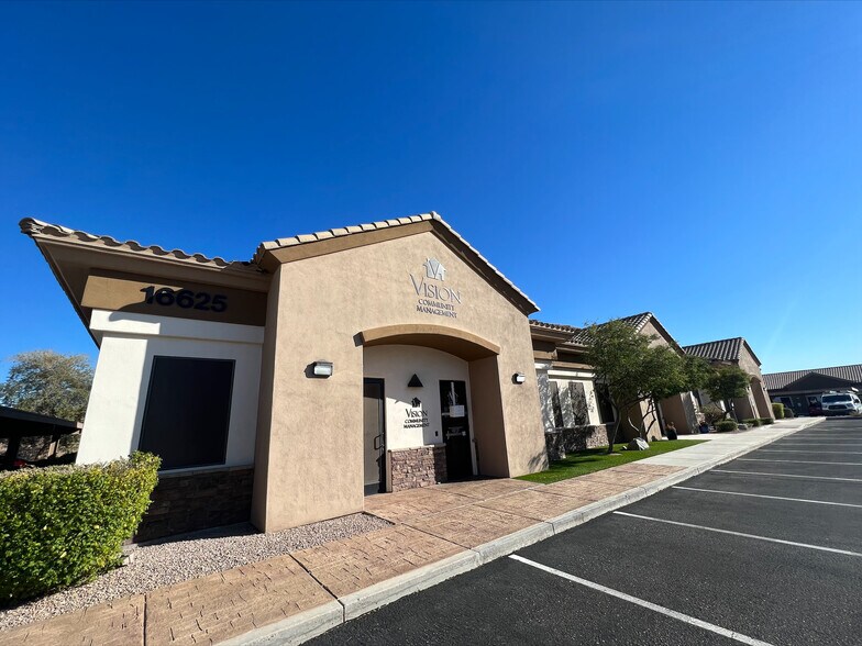 16725 S Desert Foothills Pky, Phoenix, AZ à vendre - Photo de l’immeuble – Image 2 sur 5