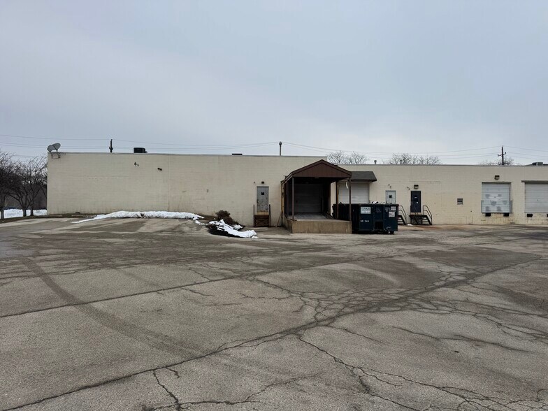 575 Virginia Dr, Fort Washington, PA à louer - Photo de l’immeuble – Image 2 sur 2