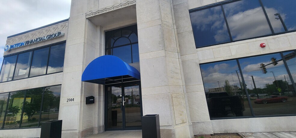 2144 S Macarthur Blvd, Springfield, IL à louer - Photo de l’immeuble – Image 3 sur 69