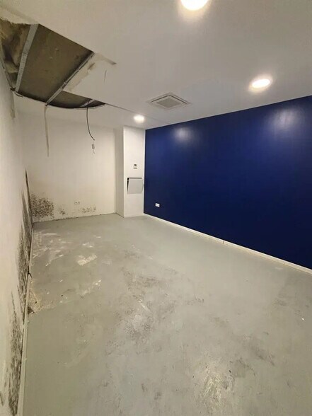 Local commercial dans Paris à louer - Photo de l’immeuble – Image 2 sur 10