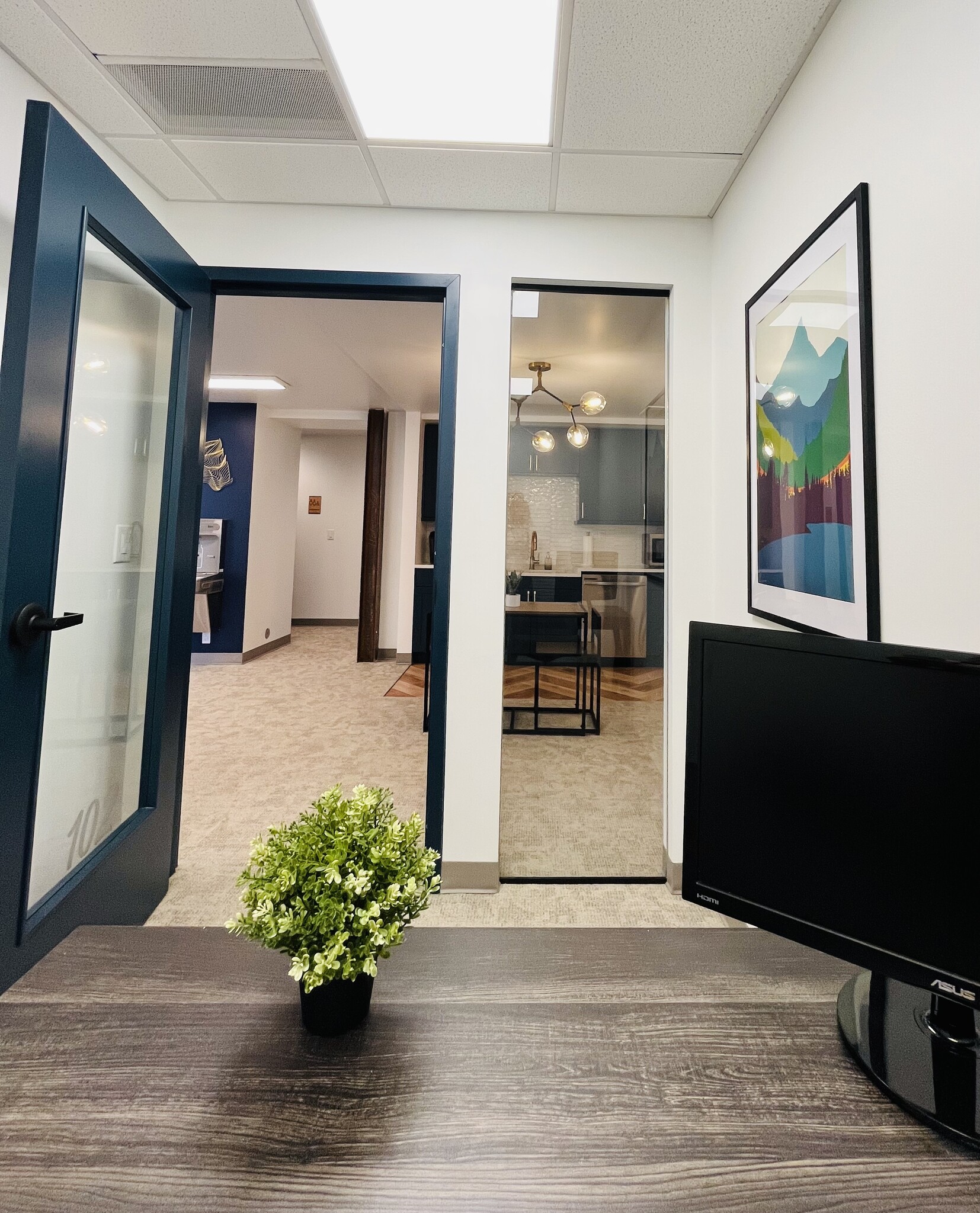 4045 S Broadway, Englewood, CO à louer Photo de l’immeuble– Image 1 sur 1