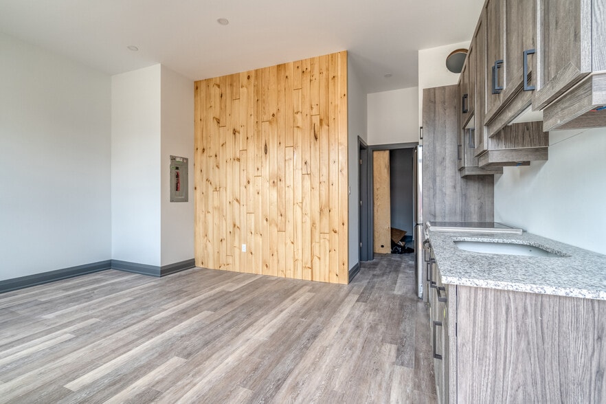 52 Barton St E, Hamilton, ON à vendre - Photo de l’immeuble – Image 2 sur 3