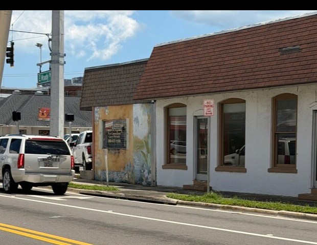 19 E Moody Blvd, Bunnell, FL à louer - Photo de l’immeuble – Image 1 sur 6