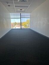 3525 W Peterson Ave, Chicago, IL à louer Photo de l’immeuble– Image 2 sur 2