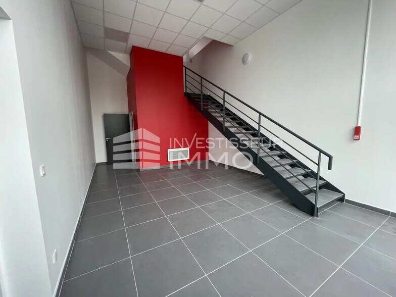 Local d'activités dans Moissy-Cramayel à vendre - Photo intérieure – Image 3 sur 3