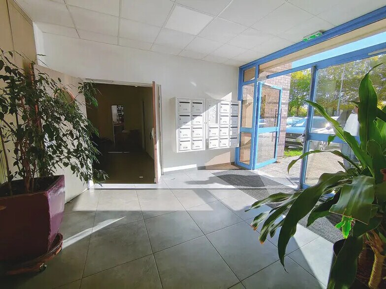 3 Boulevard Georges Méliès, Villiers-sur-Marne à louer - Photo de l’immeuble – Image 2 sur 10