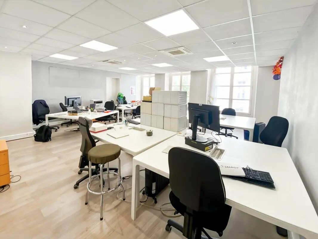 Bureau dans Paris à louer Photo de l’immeuble– Image 1 sur 8