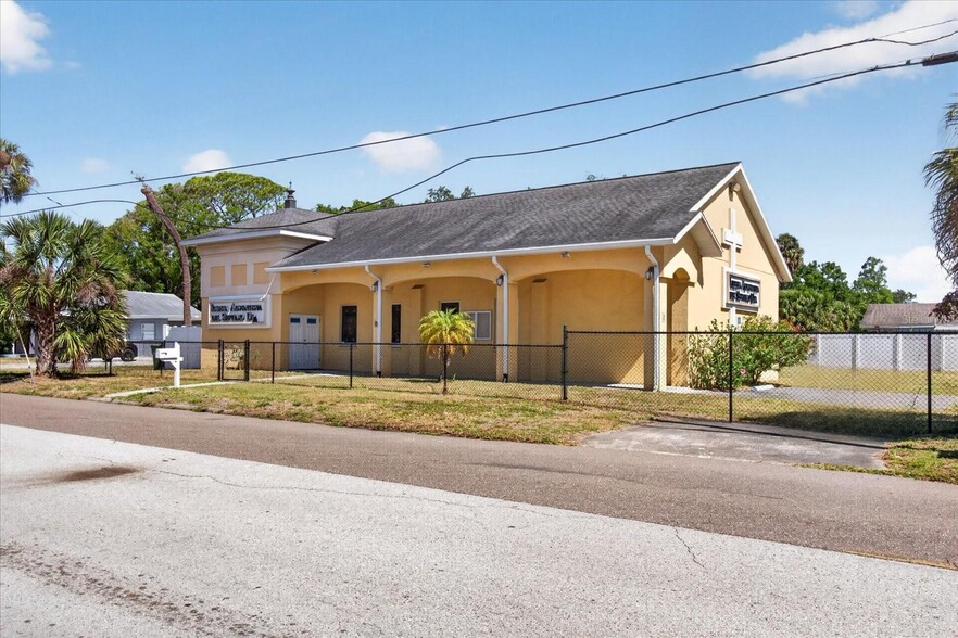 2018 Grant St, Tampa, FL à louer - Photo principale – Image 1 sur 12