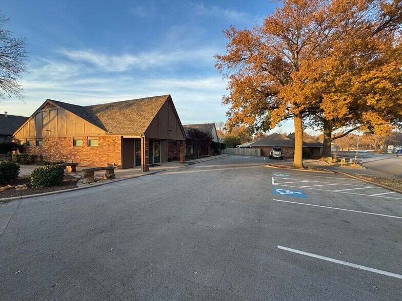 6964 S 69th East Ave, Tulsa, OK à vendre - Photo de l’immeuble – Image 3 sur 19