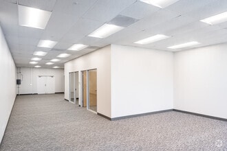 600 S Grand Ave, Santa Ana, CA à louer Photo intérieure– Image 2 sur 4