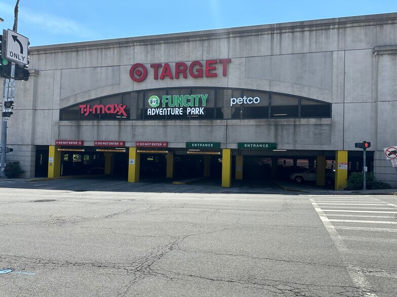 500-600 E Sandford Blvd, Mount Vernon, NY à louer - Photo de l’immeuble – Image 3 sur 5
