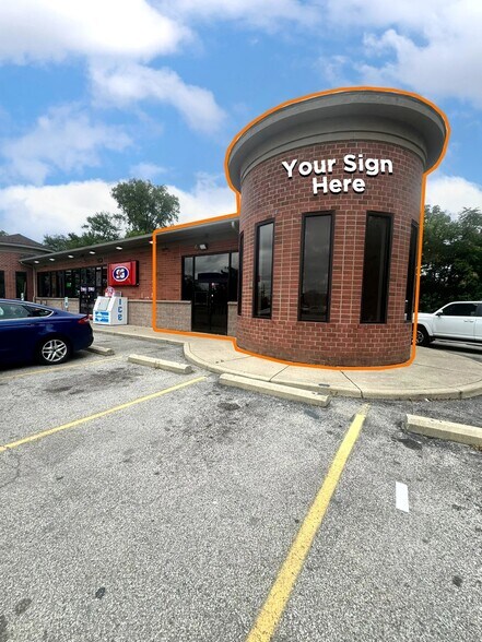 803 S Byrne Rd, Toledo, OH à louer - Photo de l’immeuble – Image 2 sur 13