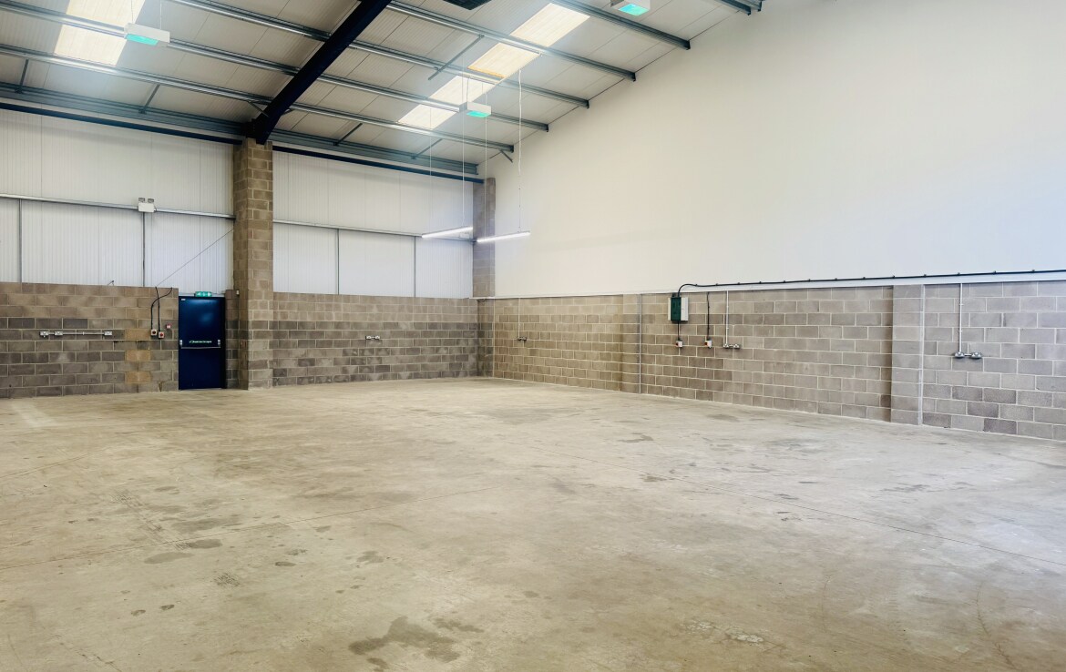 11A-11B Thrush Rd, Poole à louer Photo intérieure– Image 1 sur 2