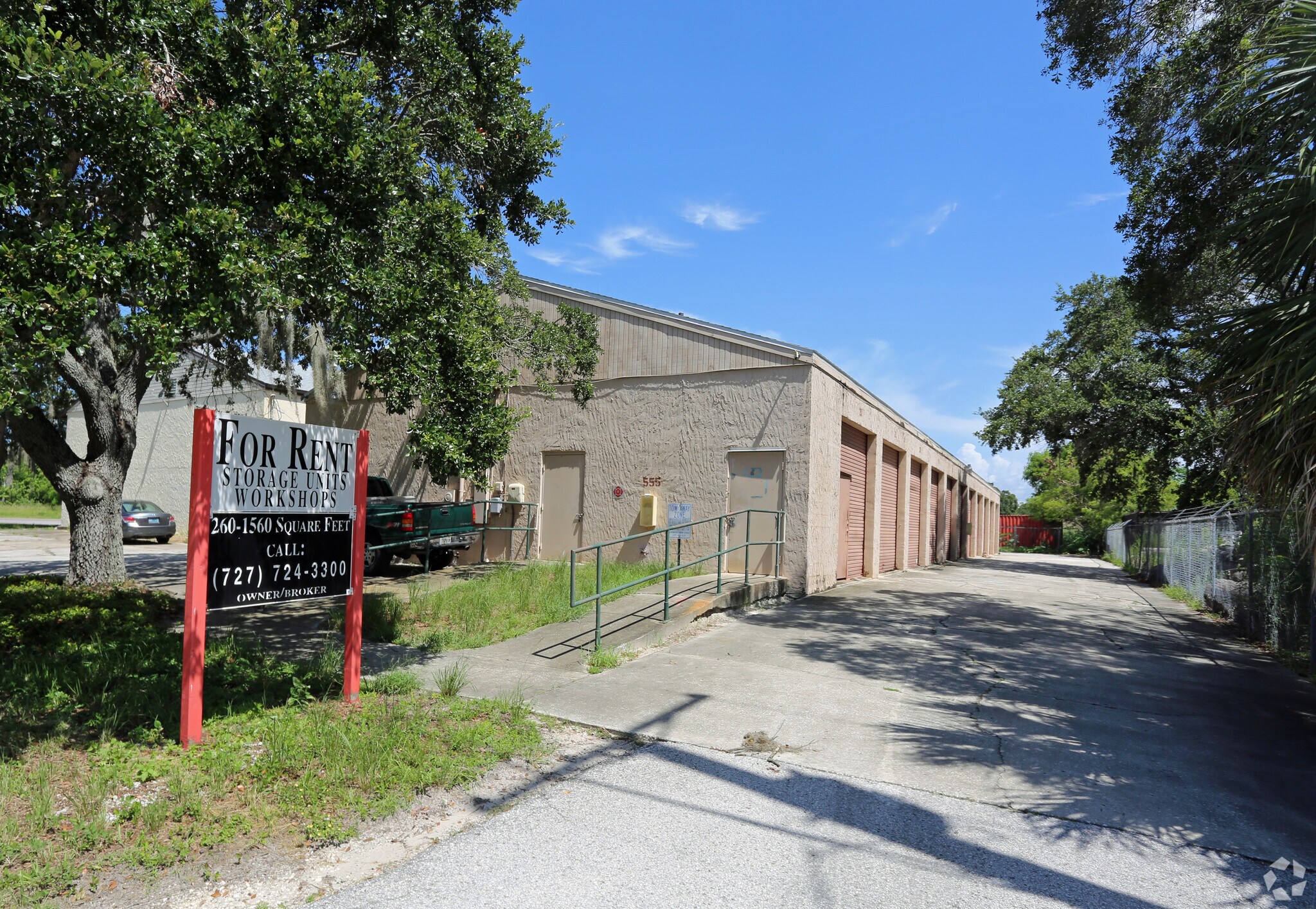 555 Marlborough St, Oldsmar, FL à louer Photo principale– Image 1 sur 13