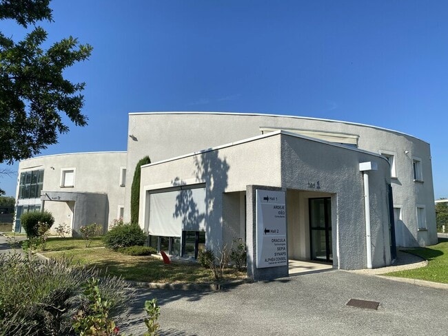 Plus de détails pour Bureau, Industriel/Logistique à louer