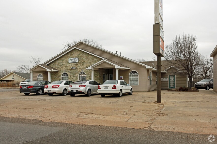 2205 N Kickapoo Ave, Shawnee, OK à vendre - Photo de l’immeuble – Image 2 sur 2