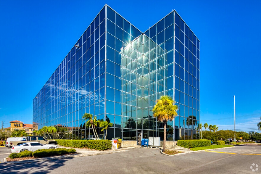 5100 W Kennedy Blvd, Tampa, FL à louer - Photo de l’immeuble – Image 2 sur 8