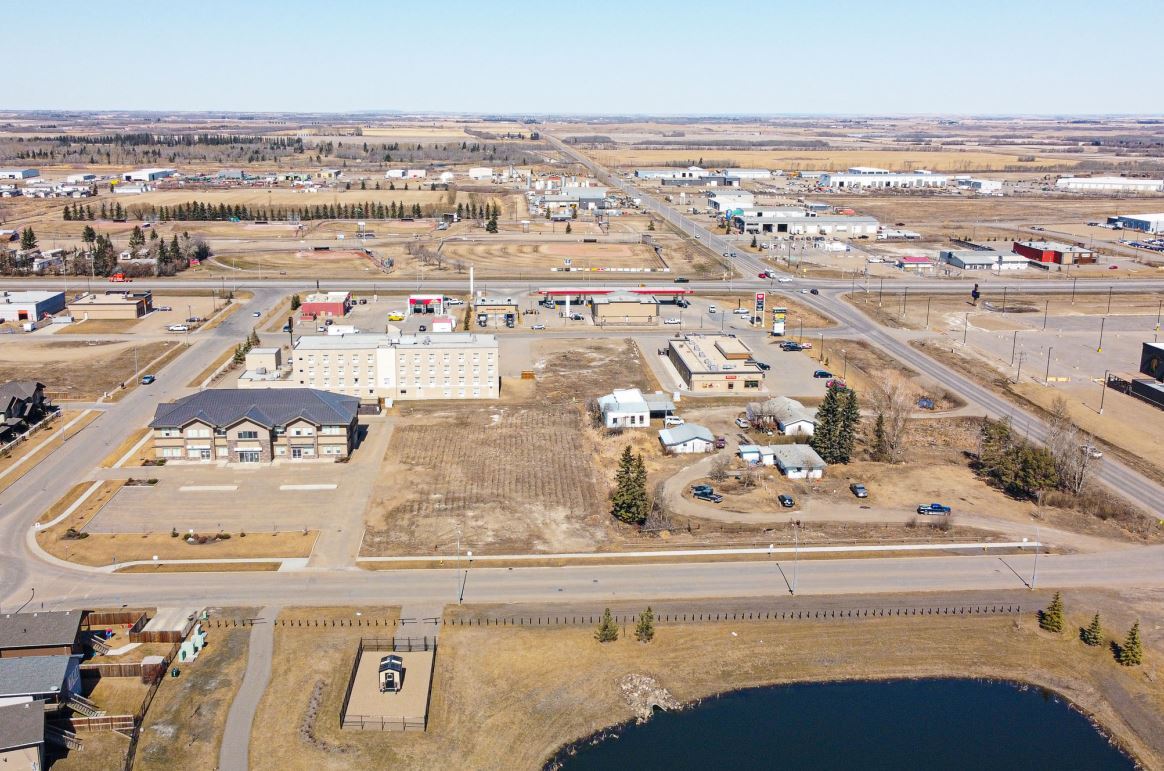 4060 41 St, Lloydminster, SK à vendre Photo principale– Image 1 sur 3