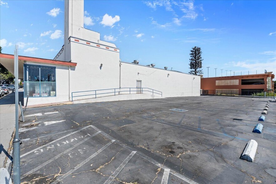 12908 Bailey St, Whittier, CA à vendre - Photo de l’immeuble – Image 2 sur 14