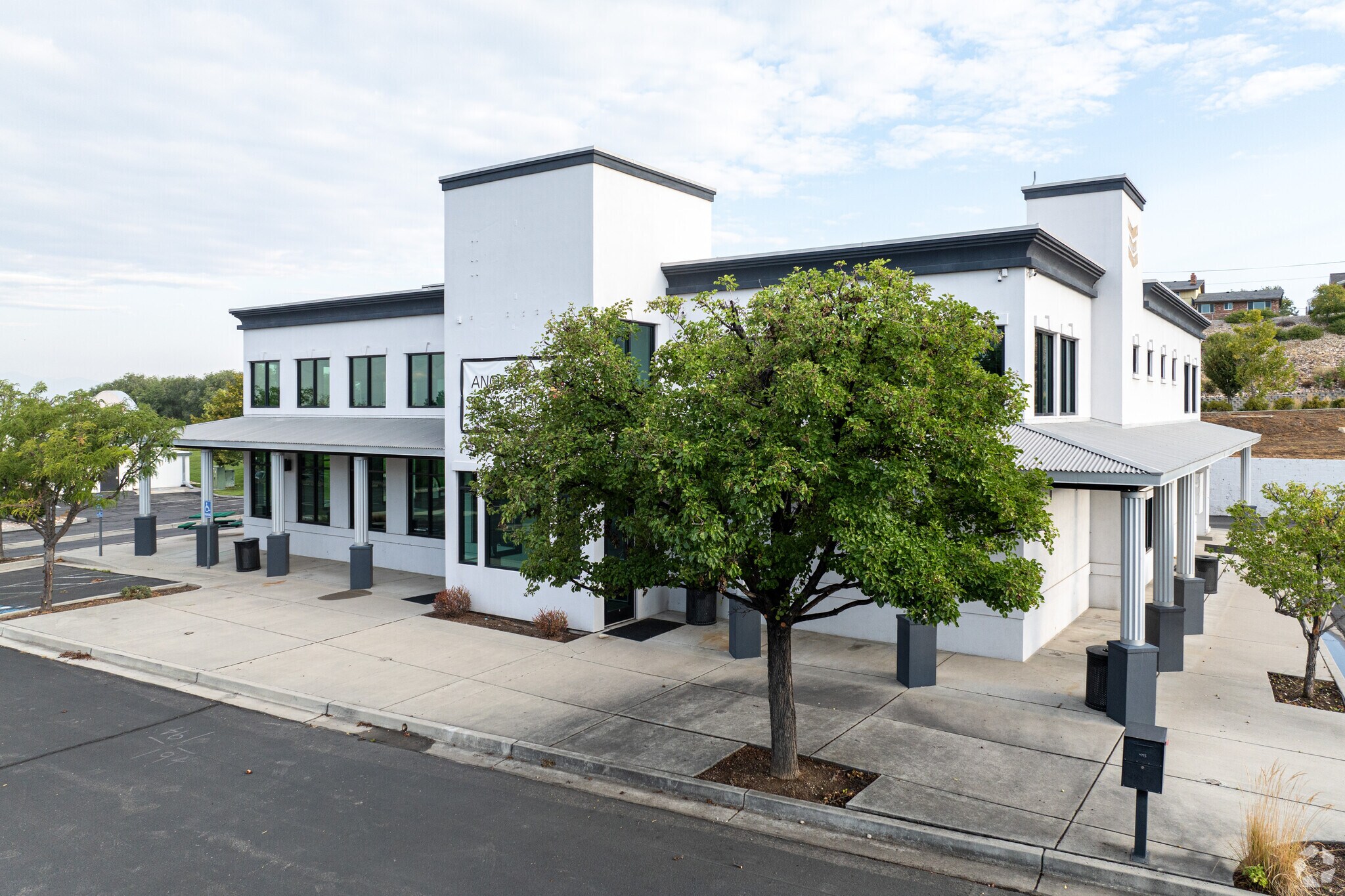 495 W University Pky, Orem, UT à louer Photo de l’immeuble– Image 1 sur 21