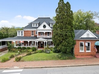Plus de détails pour 123 S Main St, Waynesville, NC - Bureau à vendre