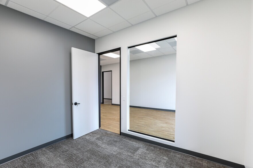 7059-7077 1/2 Vineland Ave, North Hollywood, CA à louer - Photo intérieure – Image 3 sur 12