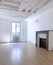 18 Rue De Penthièvre, Paris à louer Photo intérieure– Image 1 sur 7