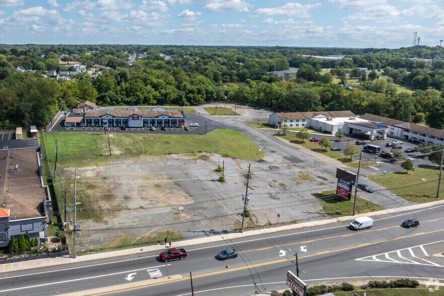 317 S Black Horse Pike, Bellmawr, NJ à louer - Photo de l’immeuble – Image 1 sur 23