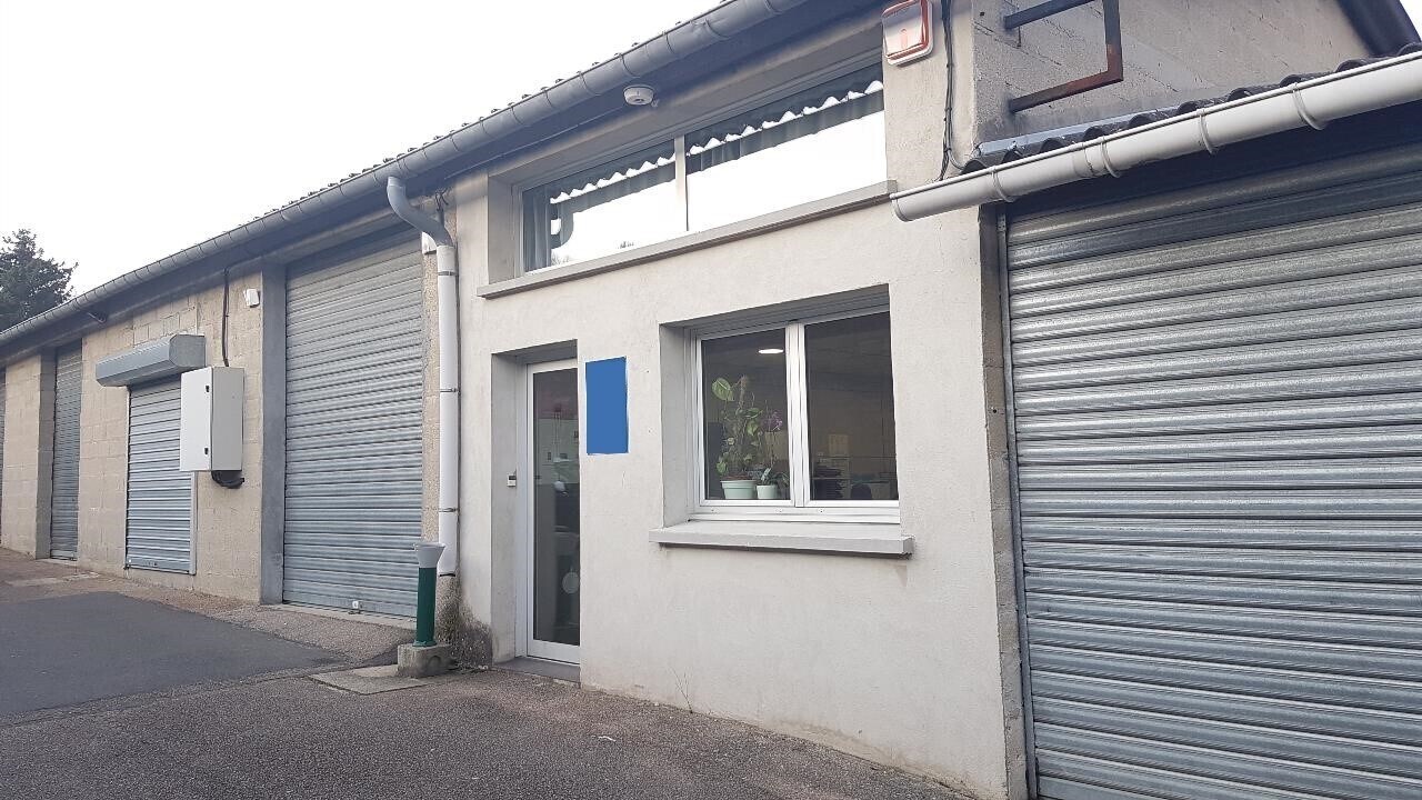 Local d’activités dans Oissel à louer Photo de l’immeuble– Image 1 sur 9