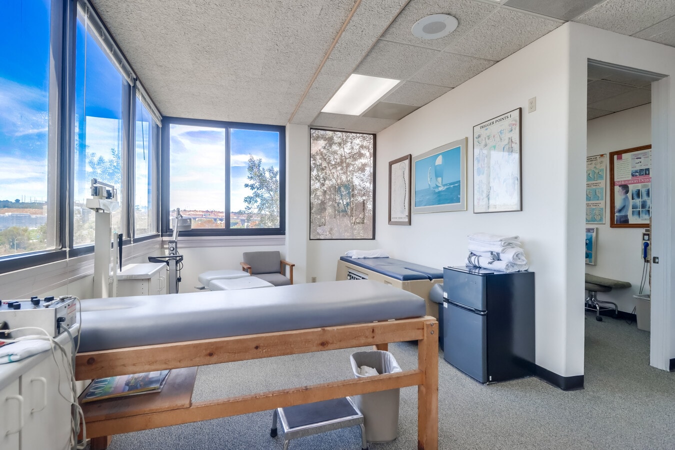 2333 Camino del Rio S, San Diego, CA 92108 - Lot 230 -  - Photo intérieure - Image 1 of 14