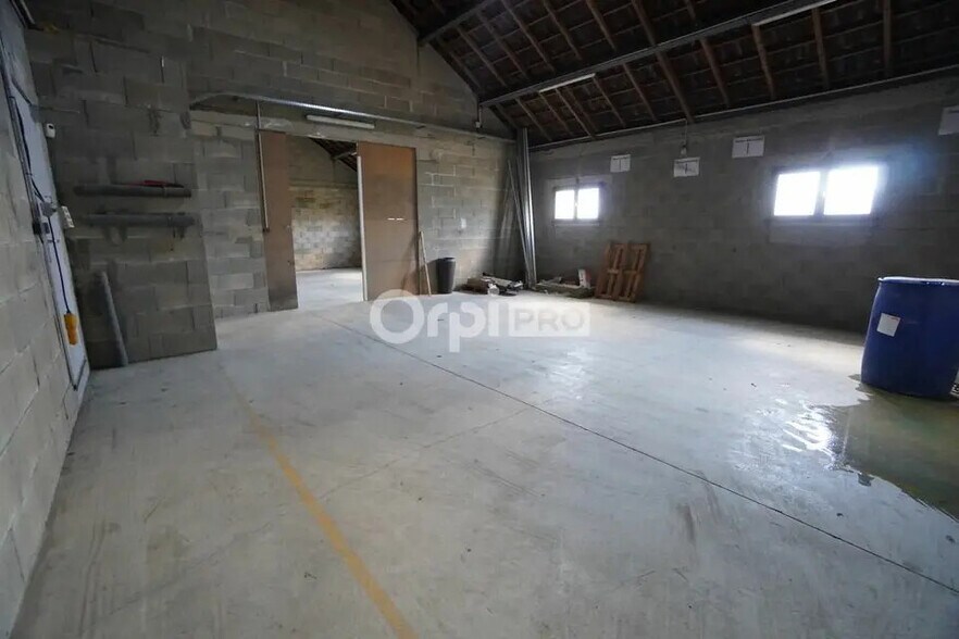 Local d’activités dans Quetigny à louer - Photo de l’immeuble – Image 1 sur 8