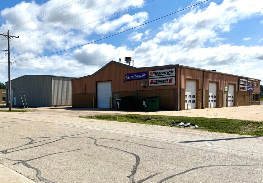 1164 Valley Rd, Appleton, WI à vendre - Photo principale – Image 1 sur 14