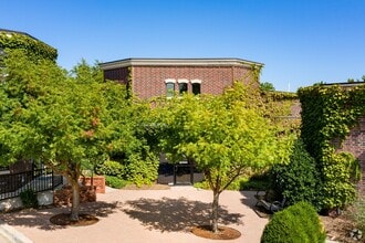 15712 N Pennsylvania Ave, Edmond, OK à louer Photo de l’immeuble– Image 1 sur 11