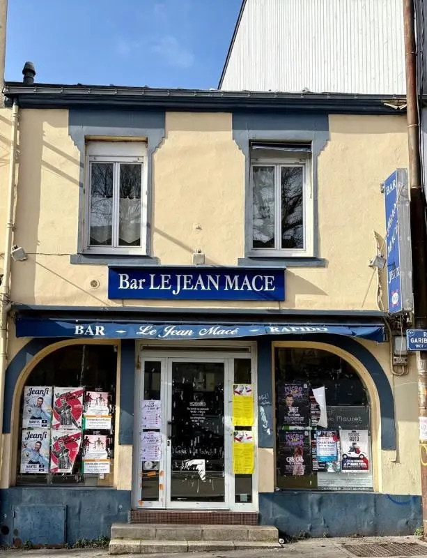 Local commercial dans Nantes à louer Photo de l’immeuble– Image 1 sur 2